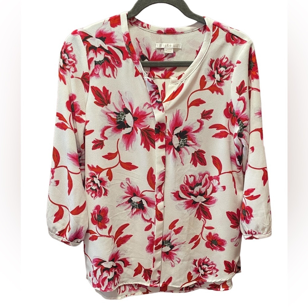 C & E woman’s white‎ and pink floral blouse, size medium​